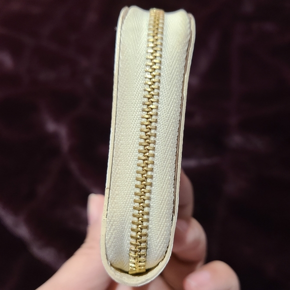 Sold - Picture 4 of 10